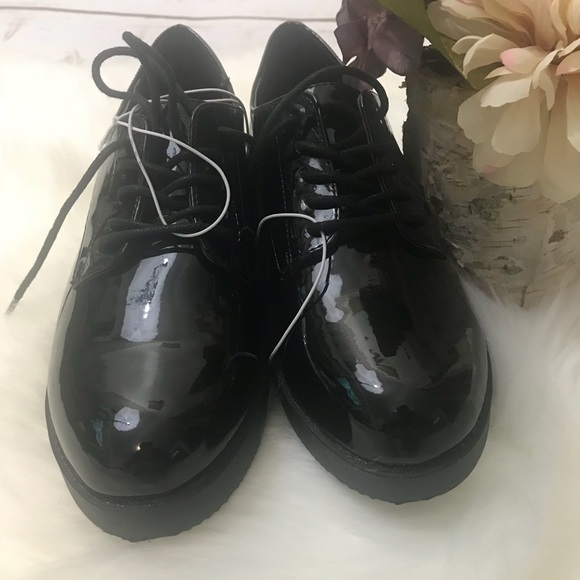 Women Madden Girl Written Platform casual Shoes - Picture 2 of 5